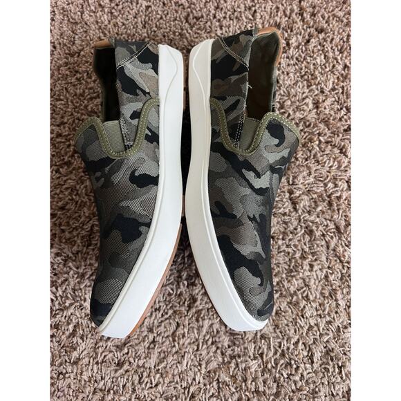 OluKai Lae’ahi Pa’i Men’s Slip-On Sneakers M11.5 Camo Canvas Comfort Shoes - Picture 13 of 13